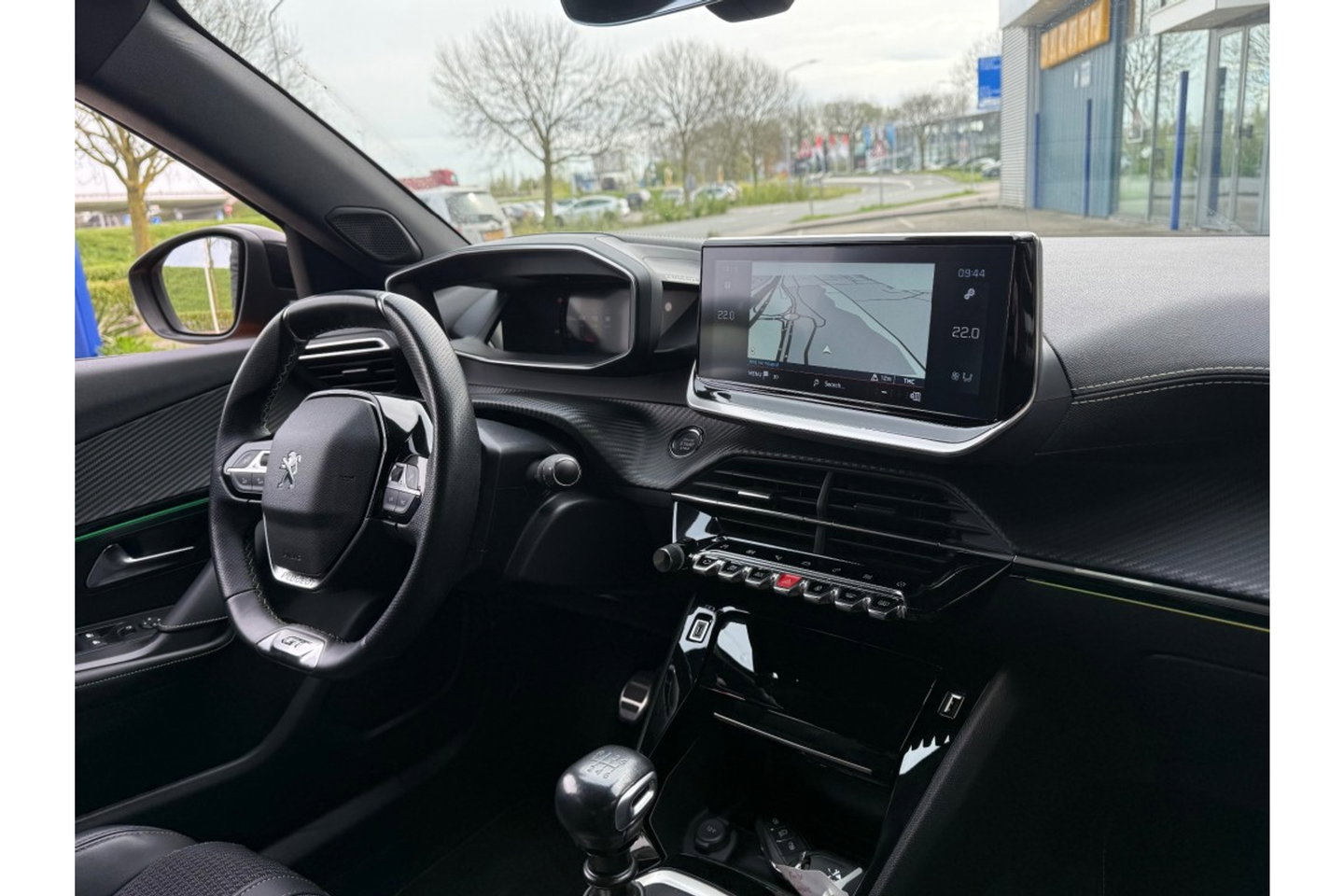 Peugeot 2008 1.2 PURETECH GT PACK 130PK AIRCO NAVI PDC-CAMERA.