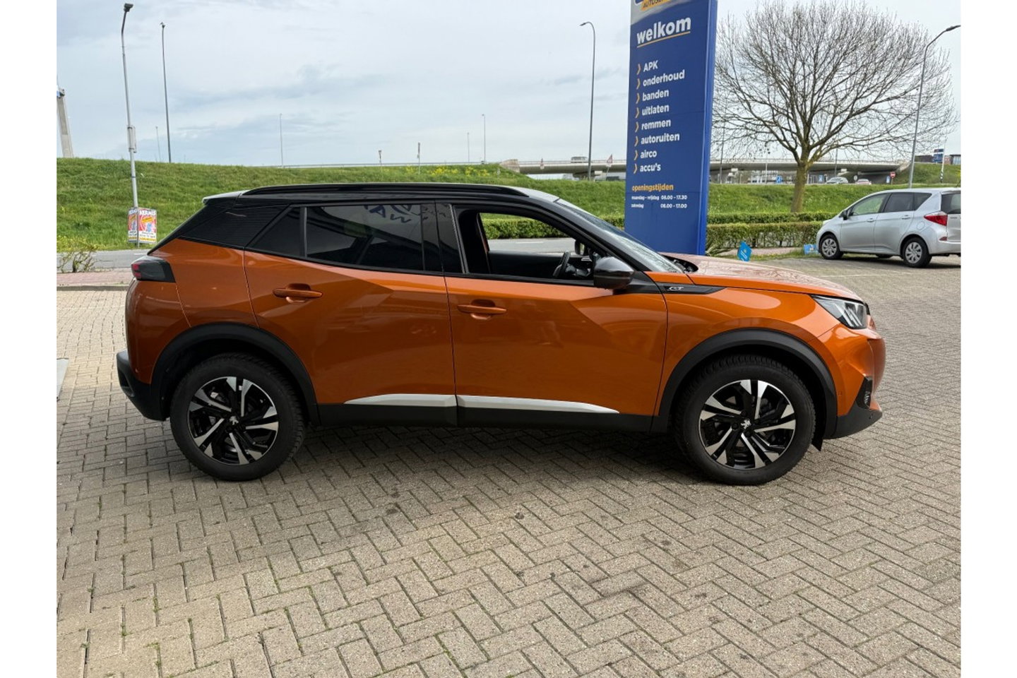 Peugeot 2008 1.2 PURETECH GT PACK 130PK AIRCO NAVI PDC-CAMERA.