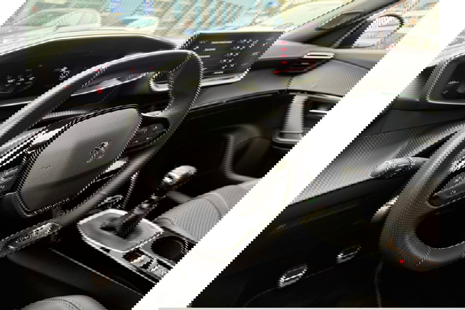 Peugeot 2008 1.2 PURETECH GT PACK 130PK AIRCO NAVI PDC-CAMERA.