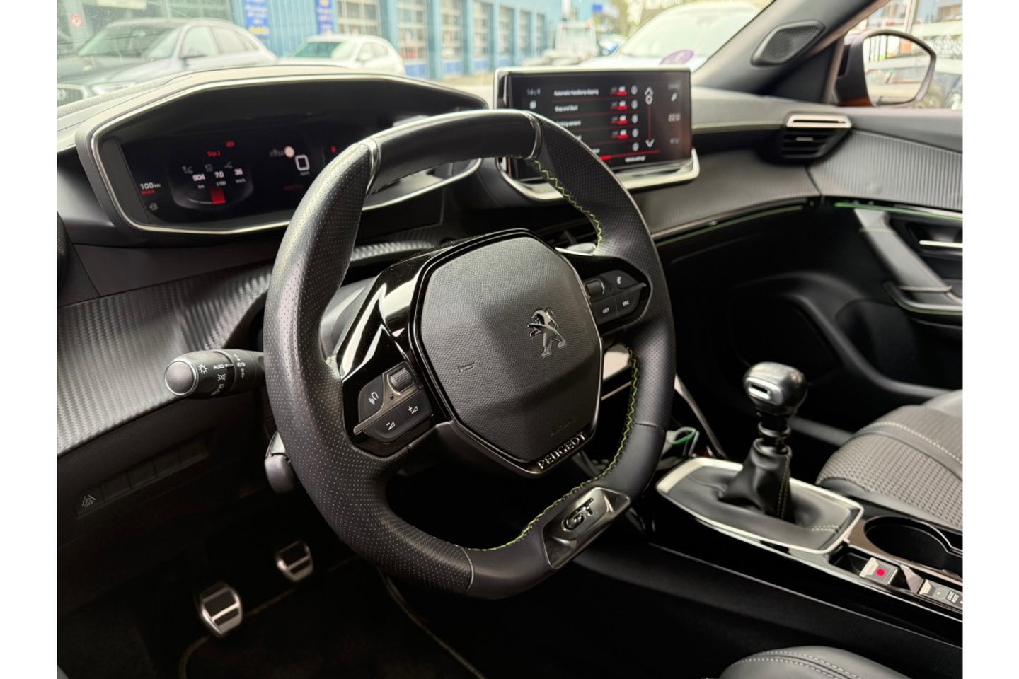 Peugeot 2008 1.2 PURETECH GT PACK 130PK AIRCO NAVI PDC-CAMERA.