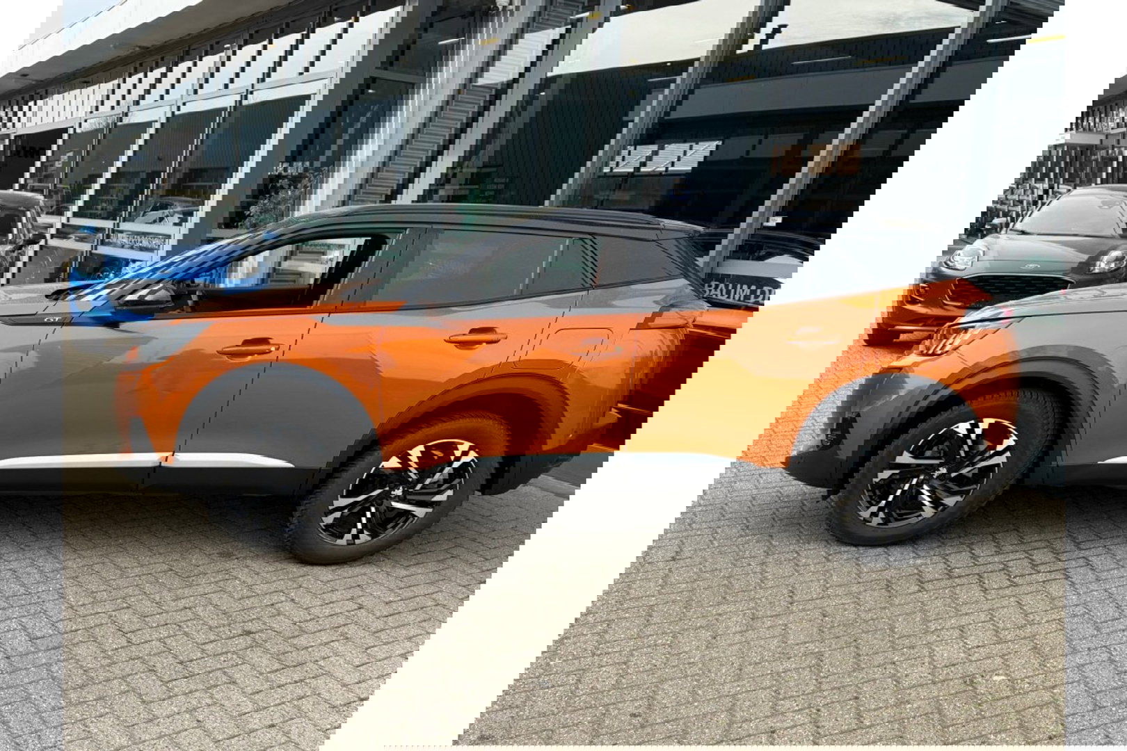 Peugeot 2008 1.2 PURETECH GT PACK 130PK AIRCO NAVI PDC-CAMERA.