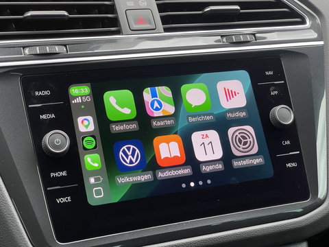 Volkswagen Tiguan 1.5 TSI Life Business | Massagestoelen | Digitaal Dashboard | Apple Carplay | Stoelverwarming | DAB | Keyless Entry |