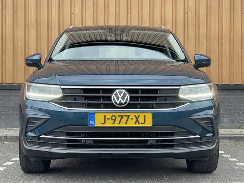 Volkswagen Tiguan 1.5 TSI Life Business | Massagestoelen | Digitaal Dashboard | Apple Carplay | Stoelverwarming | DAB | Keyless Entry |