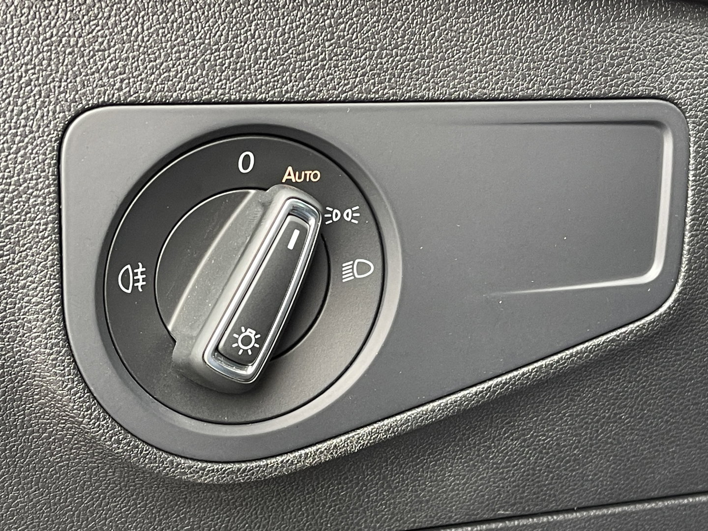 Volkswagen Tiguan 1.5 TSI Life Business | Massagestoelen | Digitaal Dashboard | Apple Carplay | Stoelverwarming | DAB | Keyless Entry |