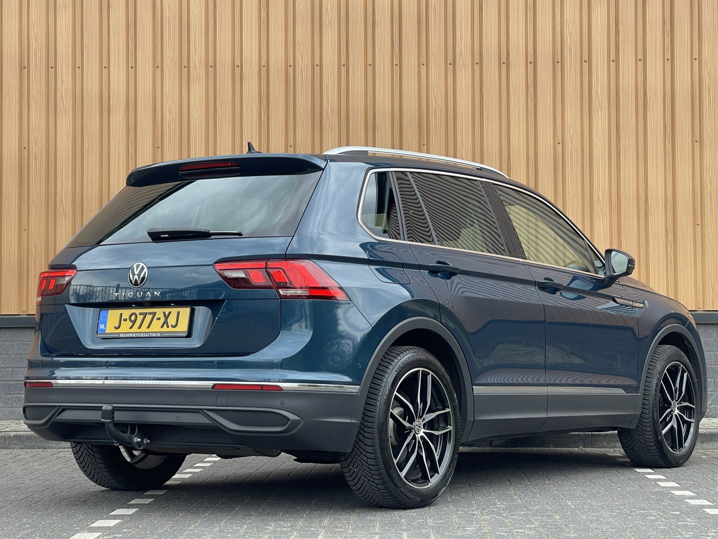 Volkswagen Tiguan 1.5 TSI Life Business | Massagestoelen | Digitaal Dashboard | Apple Carplay | Stoelverwarming | DAB | Keyless Entry |