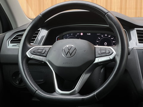 Volkswagen Tiguan 1.5 TSI Life Business | Massagestoelen | Digitaal Dashboard | Apple Carplay | Stoelverwarming | DAB | Keyless Entry |