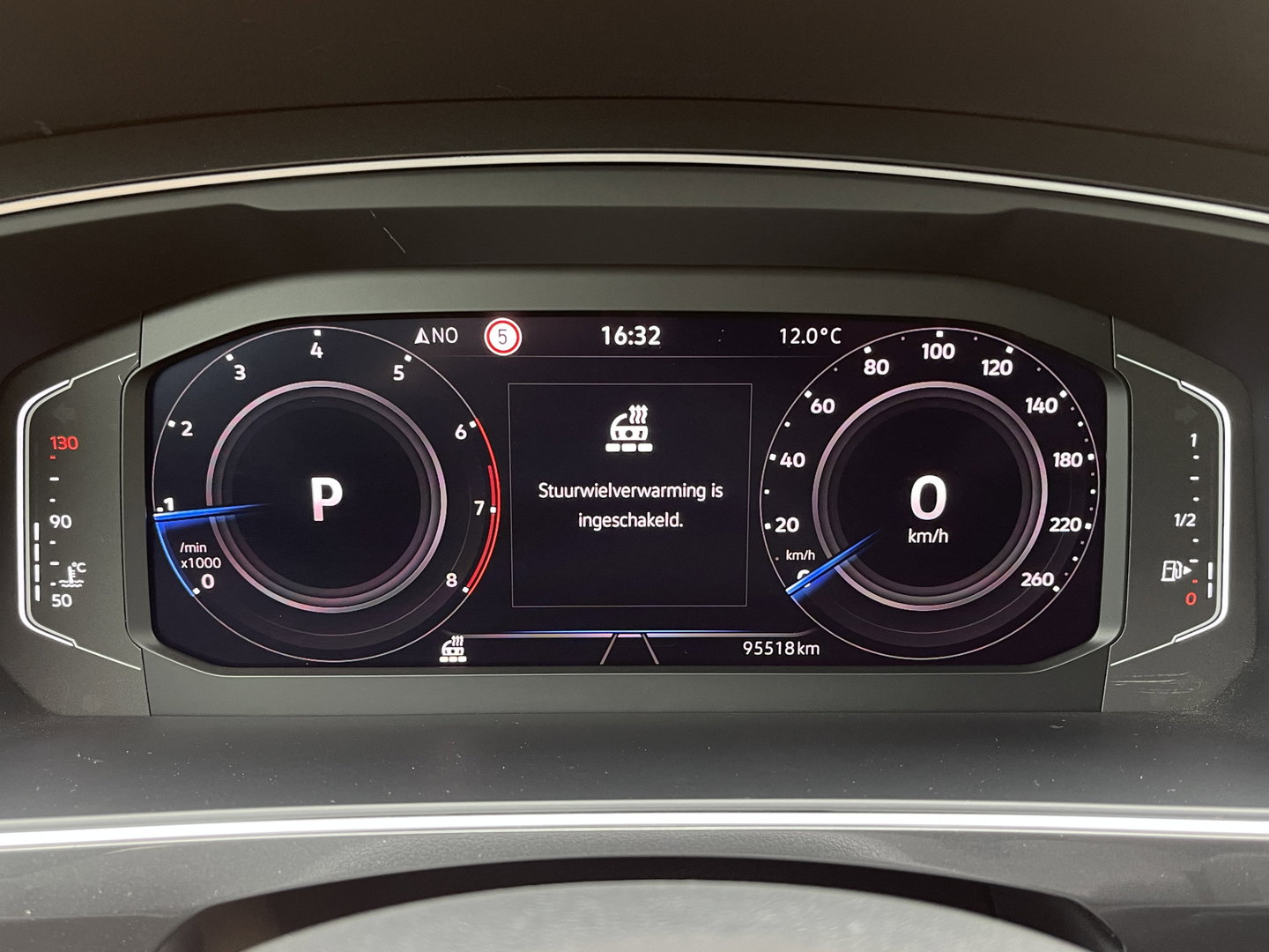 Volkswagen Tiguan 1.5 TSI Life Business | Massagestoelen | Digitaal Dashboard | Apple Carplay | Stoelverwarming | DAB | Keyless Entry |