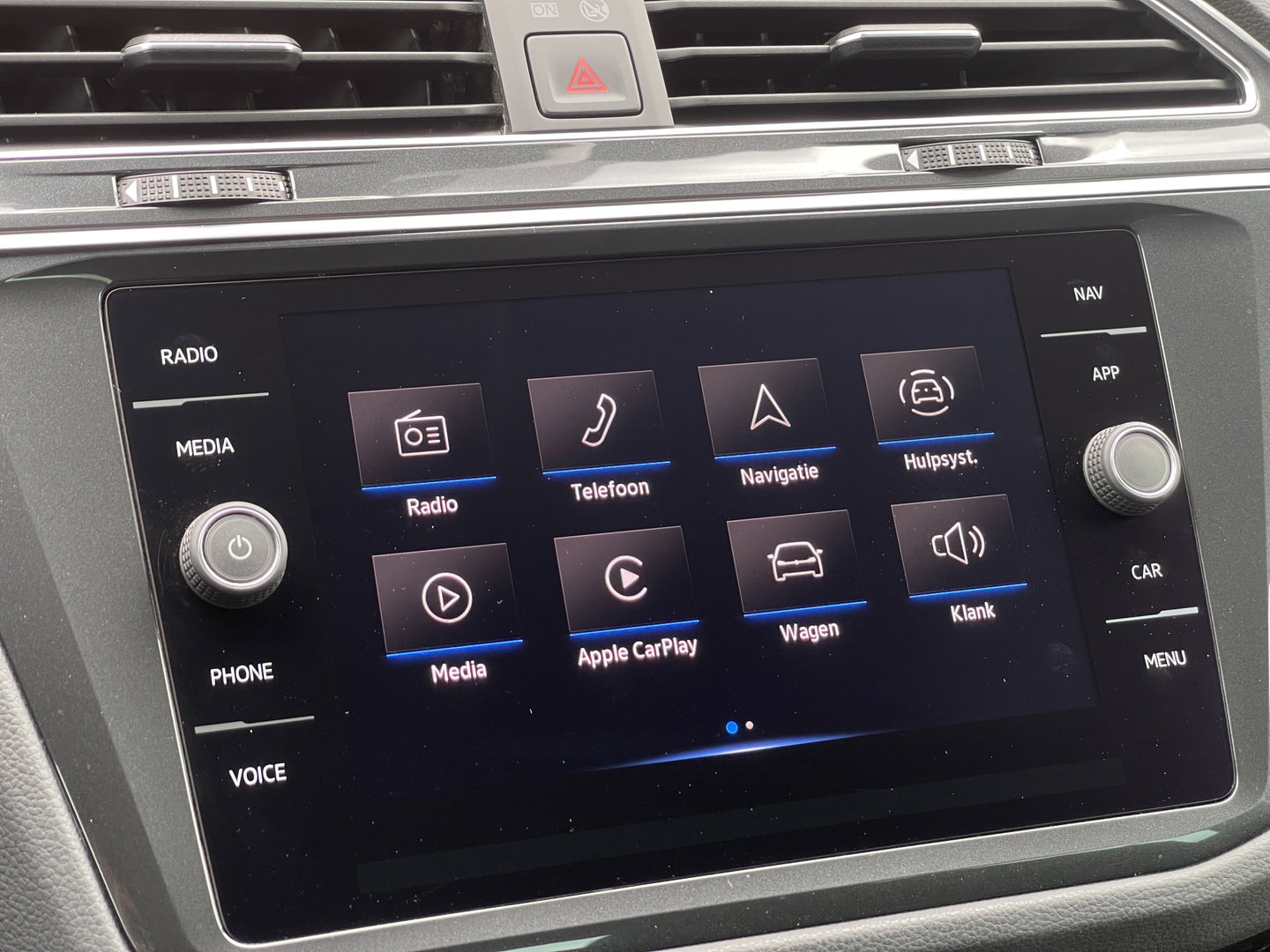 Volkswagen Tiguan 1.5 TSI Life Business | Massagestoelen | Digitaal Dashboard | Apple Carplay | Stoelverwarming | DAB | Keyless Entry |