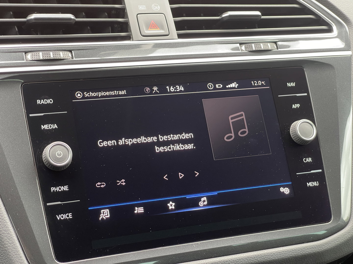 Volkswagen Tiguan 1.5 TSI Life Business | Massagestoelen | Digitaal Dashboard | Apple Carplay | Stoelverwarming | DAB | Keyless Entry |