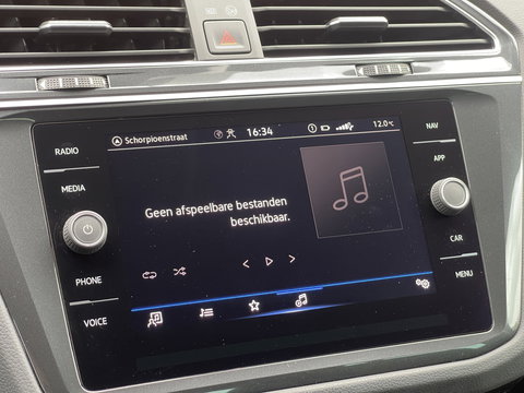 Volkswagen Tiguan 1.5 TSI Life Business | Massagestoelen | Digitaal Dashboard | Apple Carplay | Stoelverwarming | DAB | Keyless Entry |