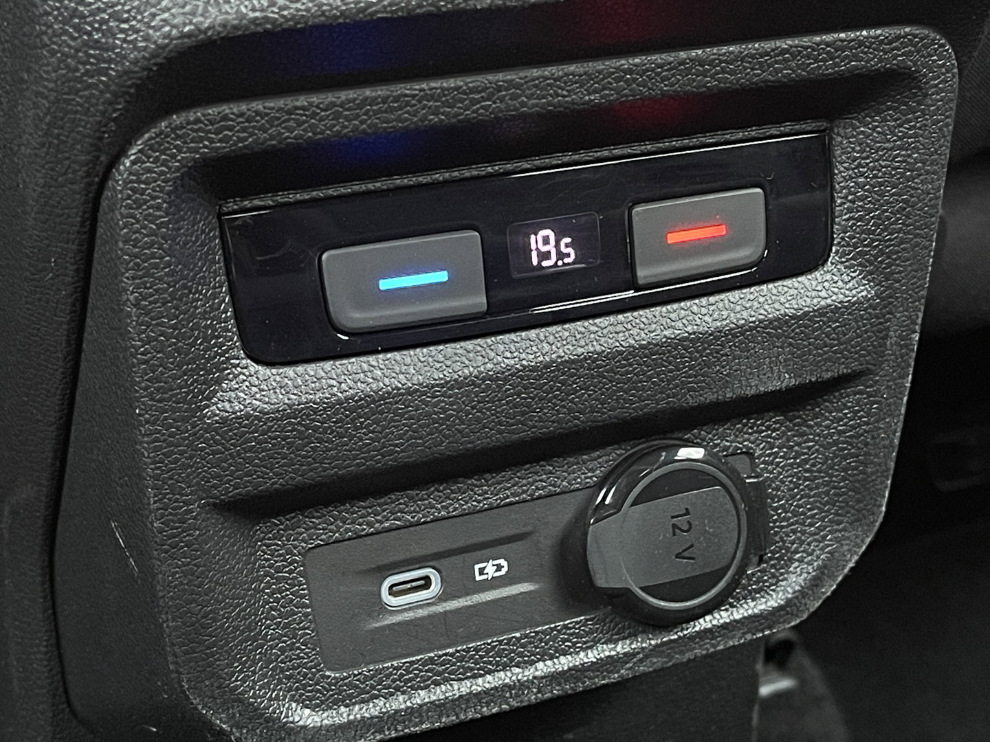 Volkswagen Tiguan 1.5 TSI Life Business | Massagestoelen | Digitaal Dashboard | Apple Carplay | Stoelverwarming | DAB | Keyless Entry |