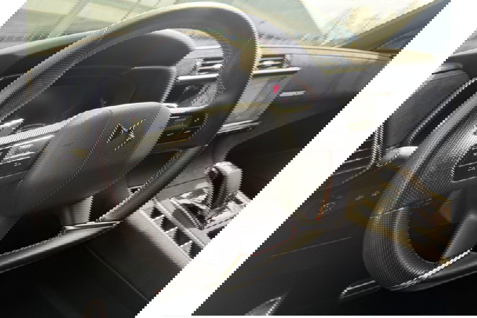 DS Ds 7 Crossback 1.2 PT 130PK PERFORMANCE AUTOMAAT AIRCO NAVI.