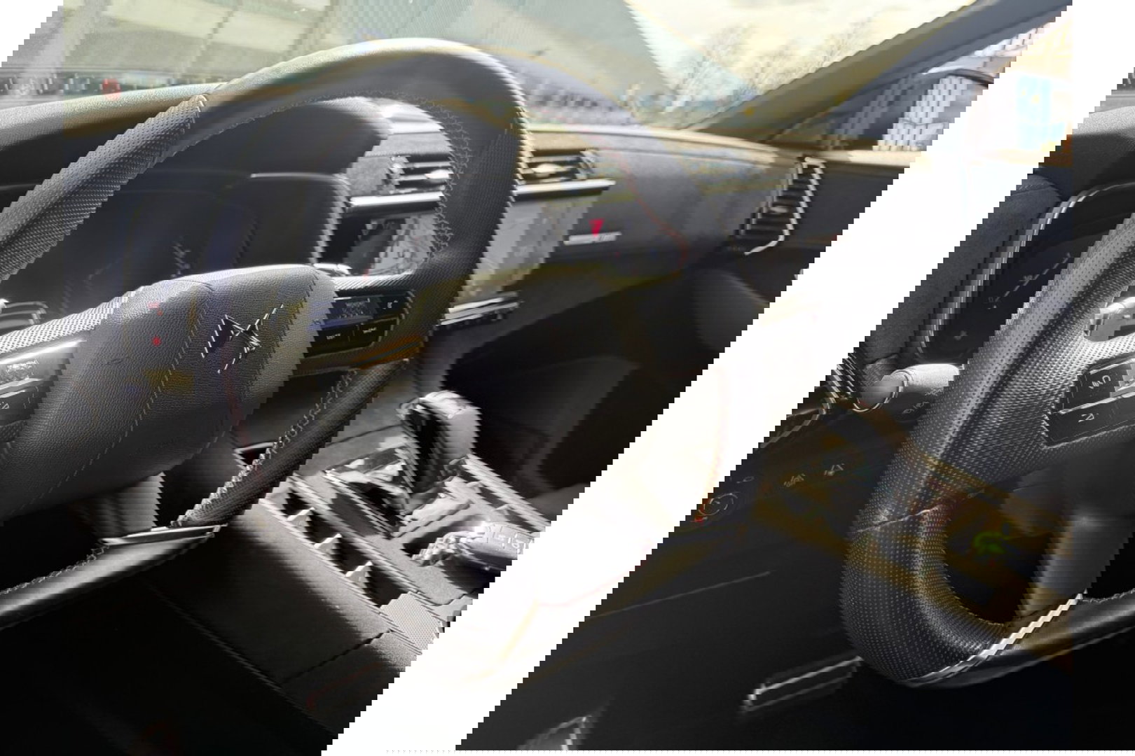 DS Ds 7 Crossback 1.2 PT 130PK PERFORMANCE AUTOMAAT AIRCO NAVI.