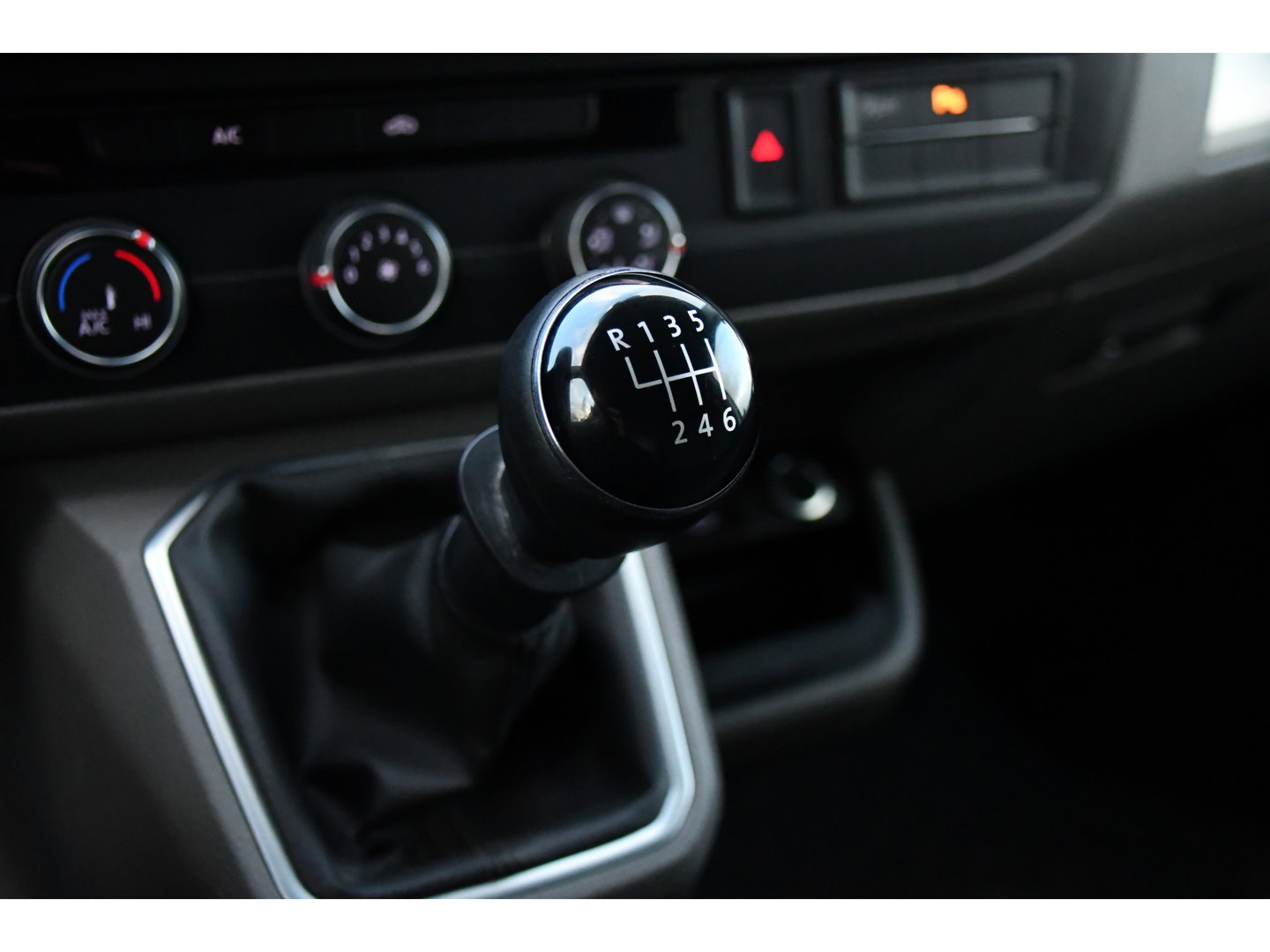 Volkswagen Transporter 2.0 TDI L1H1 Bulli Virtual, Adaptieve Cruise, Carplay, 150PK, Sensoren, NAVI, LED, UNIEK!