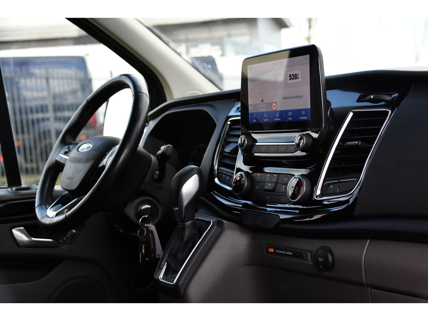 Ford Transit Custom 300 2.0 TDCI L2H1 Limited DC PB Edition