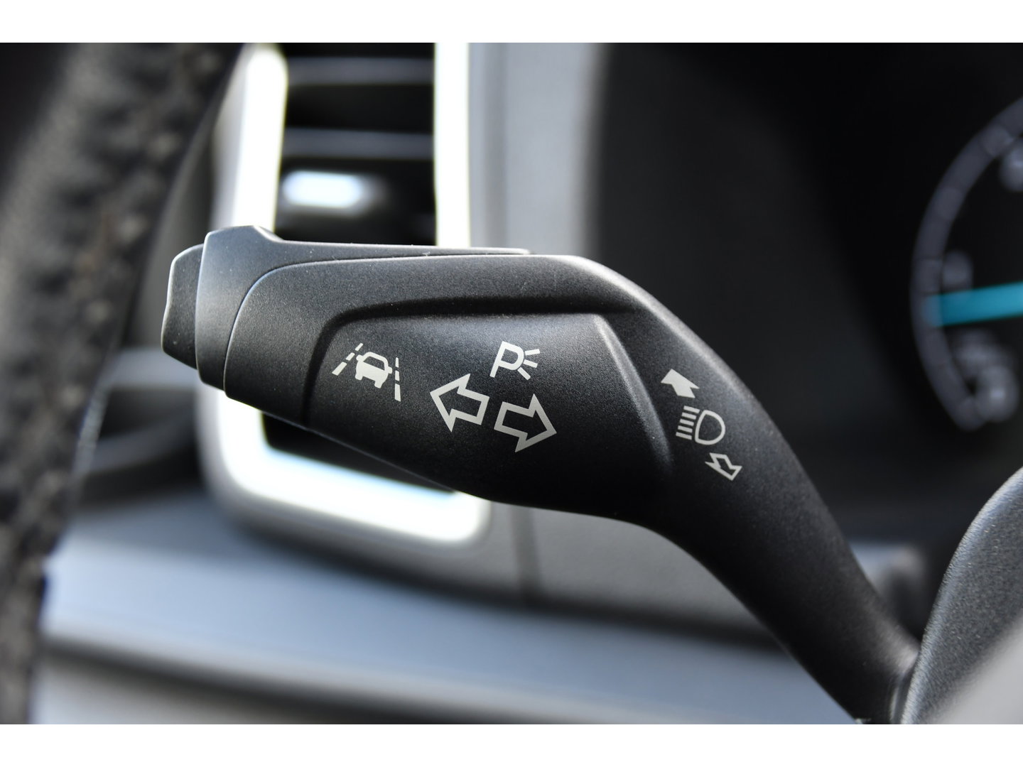 Ford Transit Custom 300 2.0 TDCI L2H1 Limited DC PB Edition