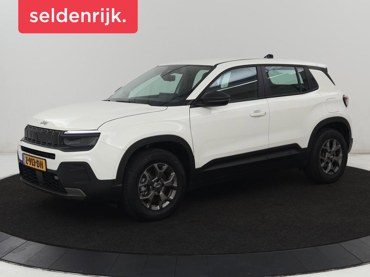 Jeep Avenger Longtitude 54 kWh | SOH 96.6% | Stoelverwarming | Carplay | Navigatie | Full LED | Warmtepomp | Keyless | Climate control | Digital Cockpit | Cruise control