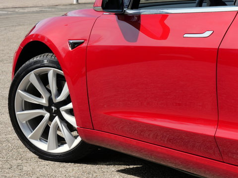 Tesla Model 3 60kWh STANDARD PLUS RDW/ 19INCH/ 1STE EIGENAAR/ 4 NIEUWE BANDEN