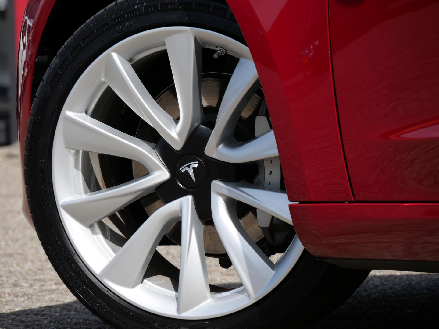 Tesla Model 3 60kWh STANDARD PLUS RDW/ 19INCH/ 1STE EIGENAAR/ 4 NIEUWE BANDEN