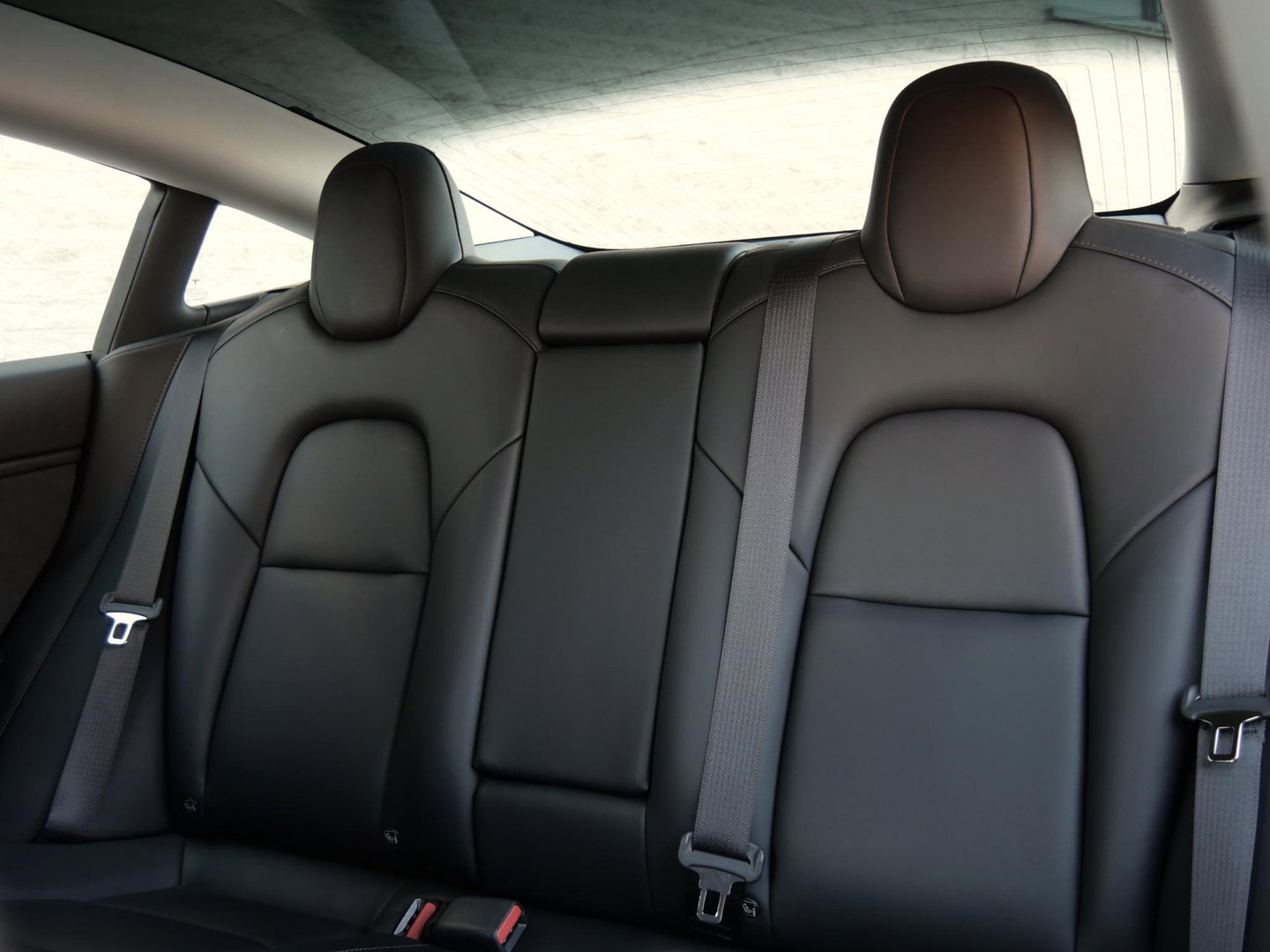 Tesla Model 3 60kWh STANDARD PLUS RDW/ 19INCH/ 1STE EIGENAAR/ 4 NIEUWE BANDEN