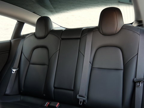 Tesla Model 3 60kWh STANDARD PLUS RDW/ 19INCH/ 1STE EIGENAAR/ 4 NIEUWE BANDEN