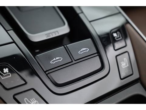 Porsche 911 Targa 4S 3.0 Orgi. NL | Liftsysteem | 20/21 inch RS Spyder | leder truffelbruin | Bose | Stoelventi. | PLMS