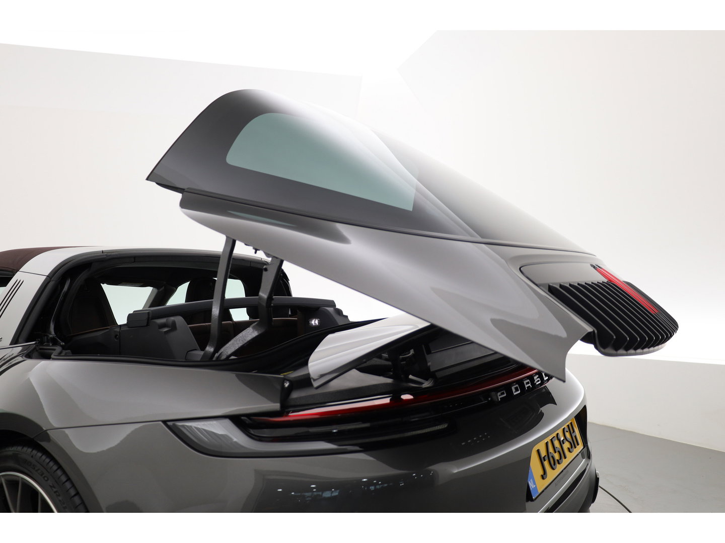 Porsche 911 Targa 4S 3.0 Orgi. NL | Liftsysteem | 20/21 inch RS Spyder | leder truffelbruin | Bose | Stoelventi. | PLMS