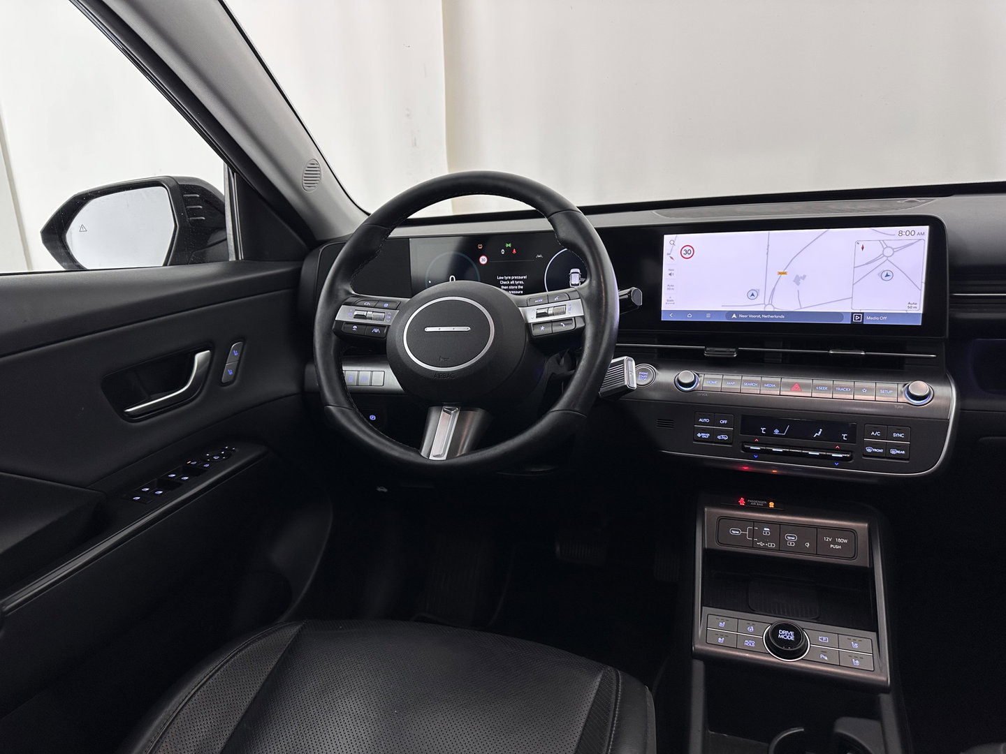 Hyundai KONA 1.6 GDI HEV Premium (INCL-BTW) *LEATHER | FULL-LED | NAVI-FULLMAP | DAB | ADAPTIVE-CRUISE | KEYLESS | TOP-VIEW | BLINDSPOT | LANE-ASSIST | DIGI-COCKPIT | COMFORTSEATS | 18''ALU*