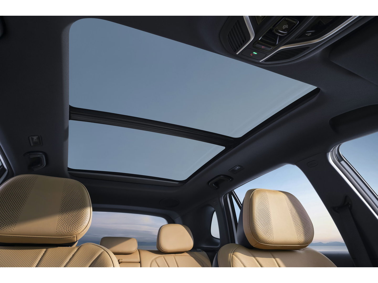 GEELY Starray EM-i 1.5 Max+ | 29.8 kWh | 136 WLTP | 60 KW snellaadvermogen | 19'' | Flyme | Massage | Pano | Stoelverw. + Ventilatie