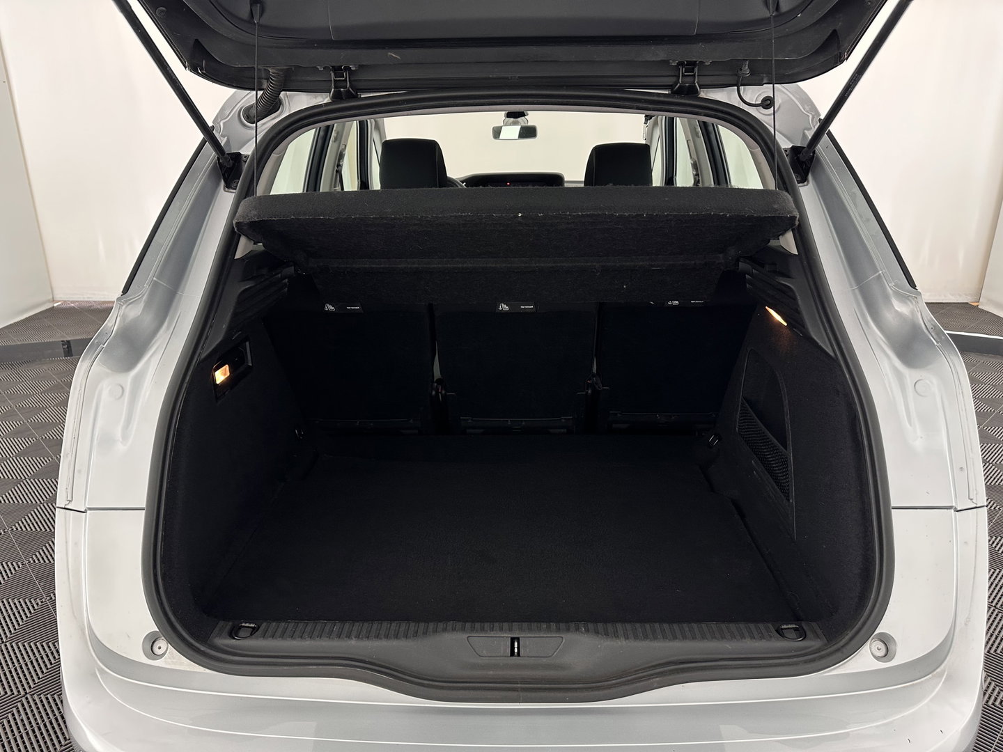 Citroën C4 1.6 e-HDi Exclusive Aut. *NAVI-FULLMAP | KEYLESS | CAMERA | DIGI-COCKPIT | COMFORTSEATS | ECC | PDC | CRUISE | 16''ALU | TOWBAR*