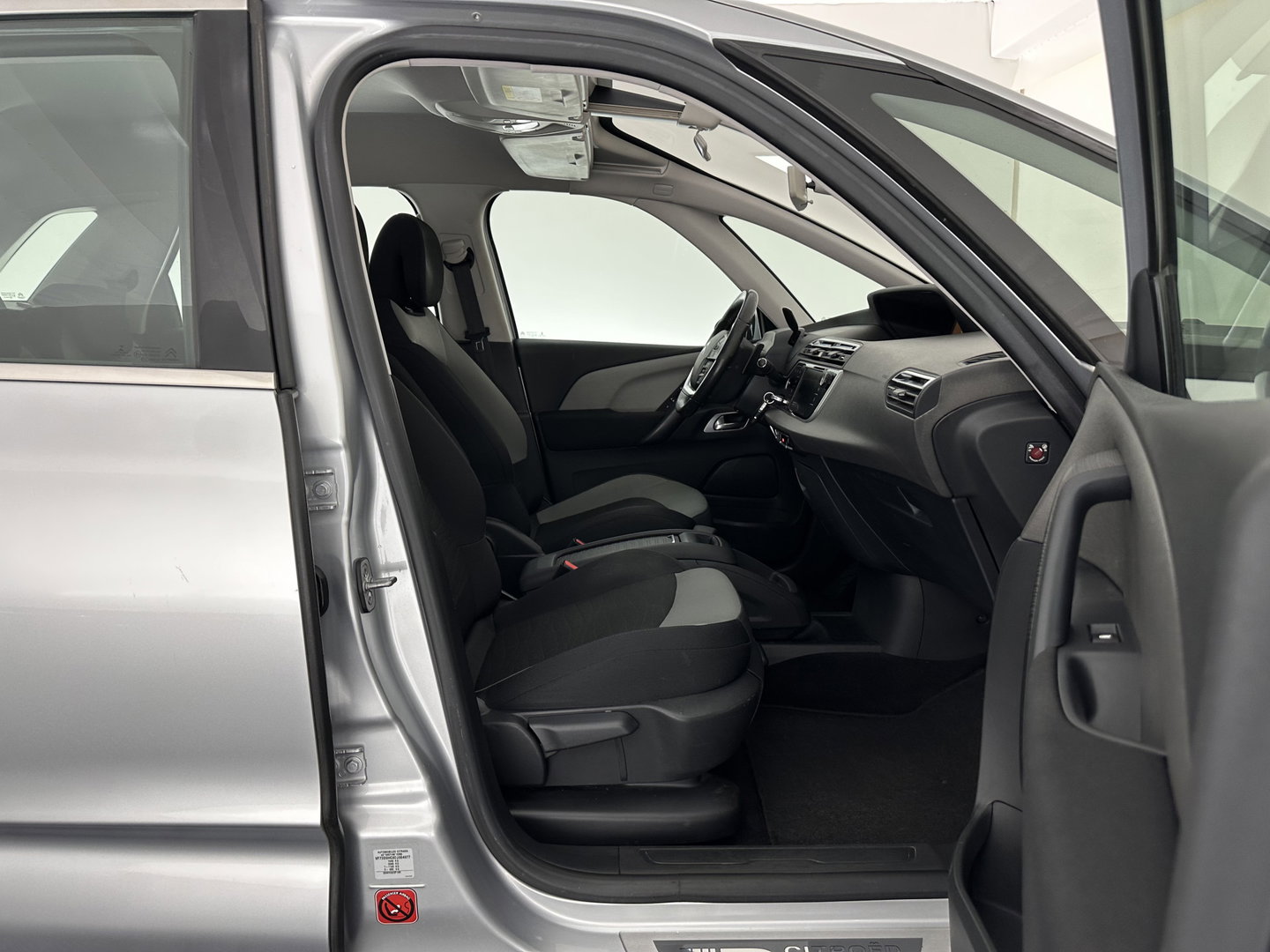 Citroën C4 1.6 e-HDi Exclusive Aut. *NAVI-FULLMAP | KEYLESS | CAMERA | DIGI-COCKPIT | COMFORTSEATS | ECC | PDC | CRUISE | 16''ALU | TOWBAR*