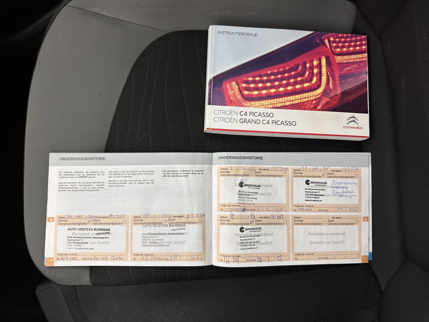 Citroën C4 1.6 e-HDi Exclusive Aut. *NAVI-FULLMAP | KEYLESS | CAMERA | DIGI-COCKPIT | COMFORTSEATS | ECC | PDC | CRUISE | 16''ALU | TOWBAR*