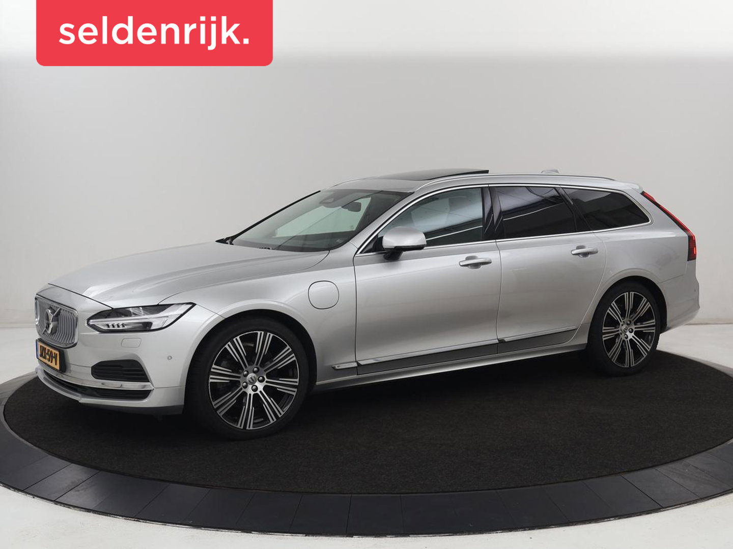 Volvo V90 2.0 T6 Plug In AWD Inscription | SOH 97% | Panoramadak | Head-Up | Leder | Harman/Kardon | 20'' | 360 Camera | Stoelverwarming | Keyless | Carplay | Full LED | Stuurverwarming | PHEV