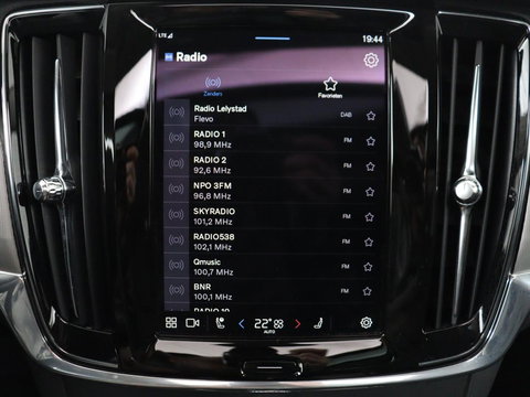 Volvo V90 2.0 T6 Plug In AWD Inscription | SOH 97% | Panoramadak | Head-Up | Leder | Harman/Kardon | 20'' | 360 Camera | Stoelverwarming | Keyless | Carplay | Full LED | Stuurverwarming | PHEV