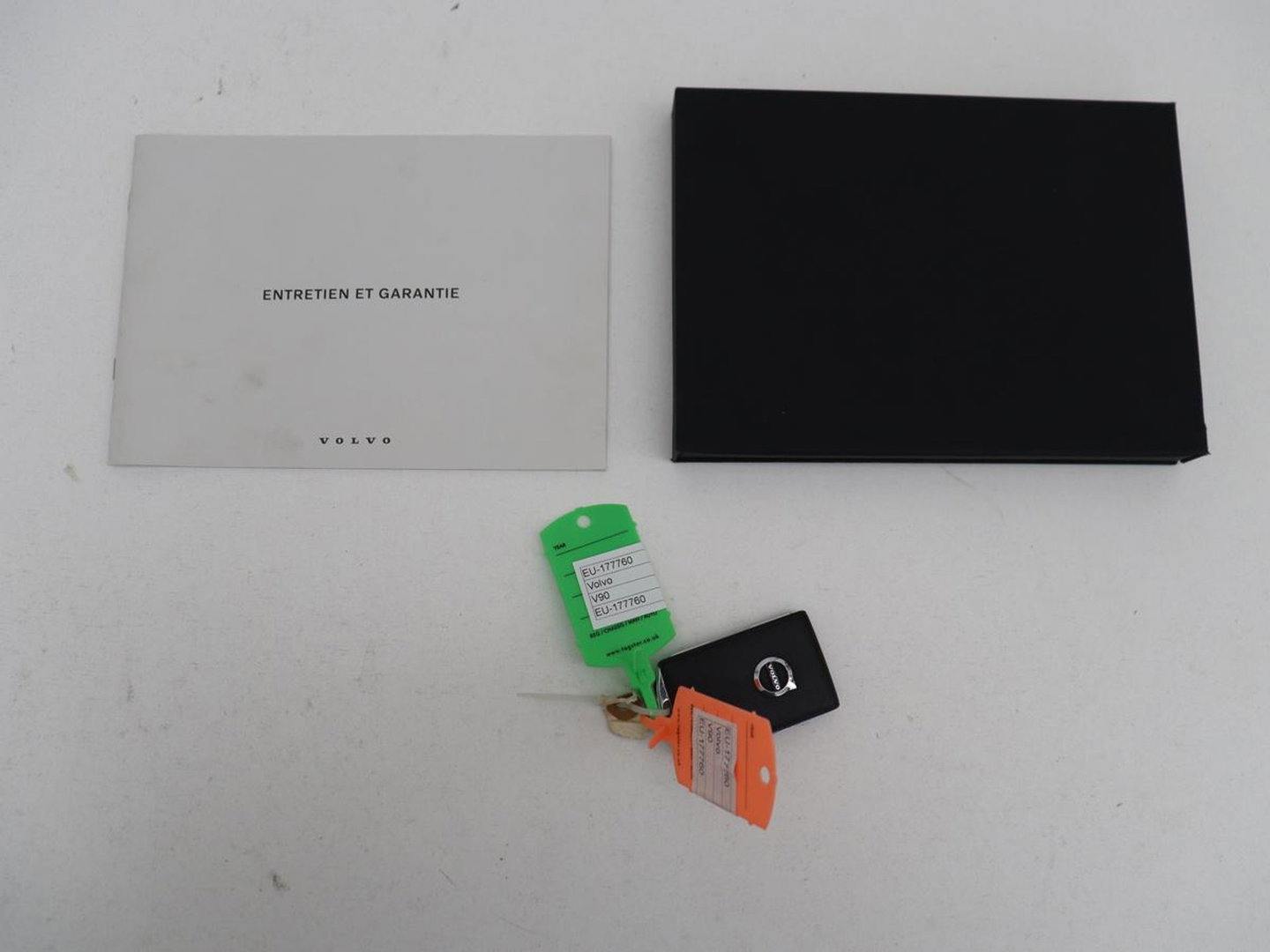 Volvo V90 2.0 T6 Plug In AWD Inscription | SOH 97% | Panoramadak | Head-Up | Leder | Harman/Kardon | 20'' | 360 Camera | Stoelverwarming | Keyless | Carplay | Full LED | Stuurverwarming | PHEV