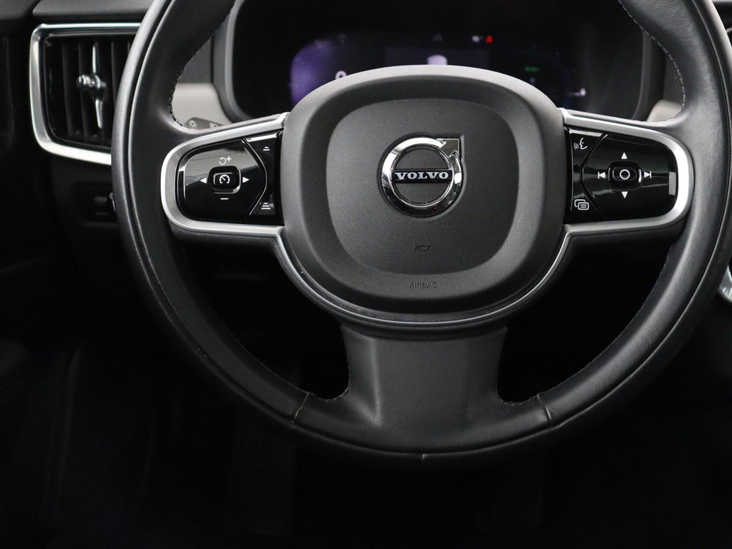 Volvo V90 2.0 T6 Plug In AWD Inscription | SOH 97% | Panoramadak | Head-Up | Leder | Harman/Kardon | 20'' | 360 Camera | Stoelverwarming | Keyless | Carplay | Full LED | Stuurverwarming | PHEV