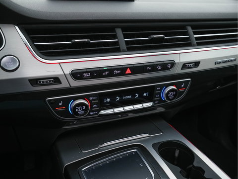 Audi Q7 3.0 TDI e-tron Quattro Sport ( Plug-In ) Aut. *PANO | LEATHER | MEMORY-PACK | FULL-LED | BOSE-AUDIO | ADAPTIVE-CRUISE | DIGI-COCKPIT | HEATED-COMFORTSEATS | CAMERA | AMBIENTLIGHT | NAVI-FULLMAP |  ECC | HEAD-UP | PDC | 21''ALU*