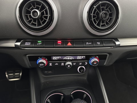 Audi A3 Sportback 1.4 e-tron Lease Edition Aut. *PANO | FULL-LED | LEATHER-FABRIC | DIGI-COCKPIT | KEYLESS | SPORT-SEATS | NAVI-FULLMAP | PRIVACY-GLASS | ECC | PDC | CRUISE | 18''ALU*