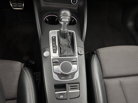 Audi A3 Sportback 1.4 e-tron Lease Edition Aut. *PANO | FULL-LED | LEATHER-FABRIC | DIGI-COCKPIT | KEYLESS | SPORT-SEATS | NAVI-FULLMAP | PRIVACY-GLASS | ECC | PDC | CRUISE | 18''ALU*