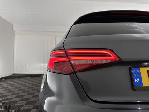 Audi A3 Sportback 1.4 e-tron Lease Edition Aut. *PANO | FULL-LED | LEATHER-FABRIC | DIGI-COCKPIT | KEYLESS | SPORT-SEATS | NAVI-FULLMAP | PRIVACY-GLASS | ECC | PDC | CRUISE | 18''ALU*