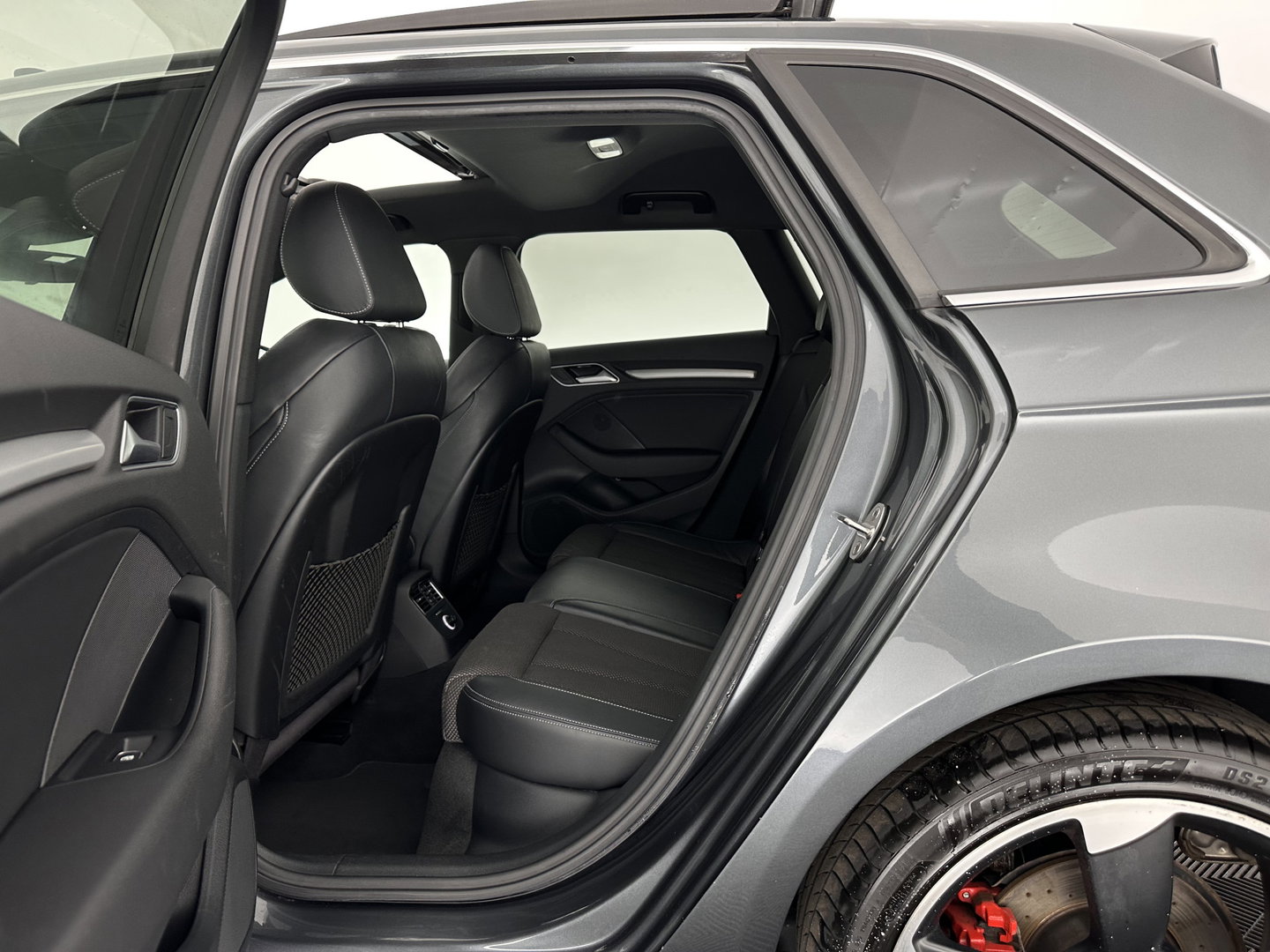 Audi A3 Sportback 1.4 e-tron Lease Edition Aut. *PANO | FULL-LED | LEATHER-FABRIC | DIGI-COCKPIT | KEYLESS | SPORT-SEATS | NAVI-FULLMAP | PRIVACY-GLASS | ECC | PDC | CRUISE | 18''ALU*