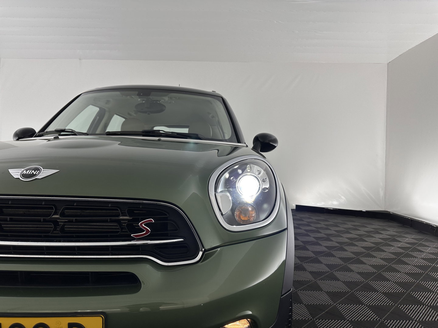MINI Countryman 2.0 Cooper SD Knockout Edition *LEATHER | XENON | HARMAN/KARDON | HEATED-COMFORTSEATS | NAVI-FULLMAP | ECC | JCW-PACK | CRUISE | 17''ALU*