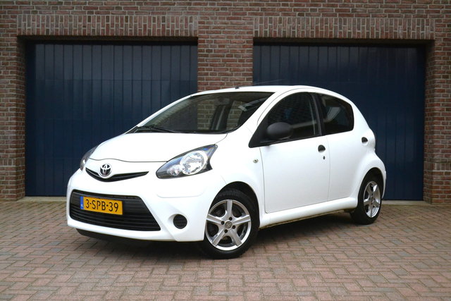 Toyota Aygo - 1.0 VVT-i Now | Airco | 1e eigenaar | 5-deurs | Lichtmetalen velgen | Afstandsbediening