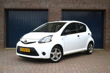 Toyota Aygo - 1.0 VVT-i Now | Airco | 1e eigenaar | 5-deurs | Lichtmetalen velgen | Afstandsbediening