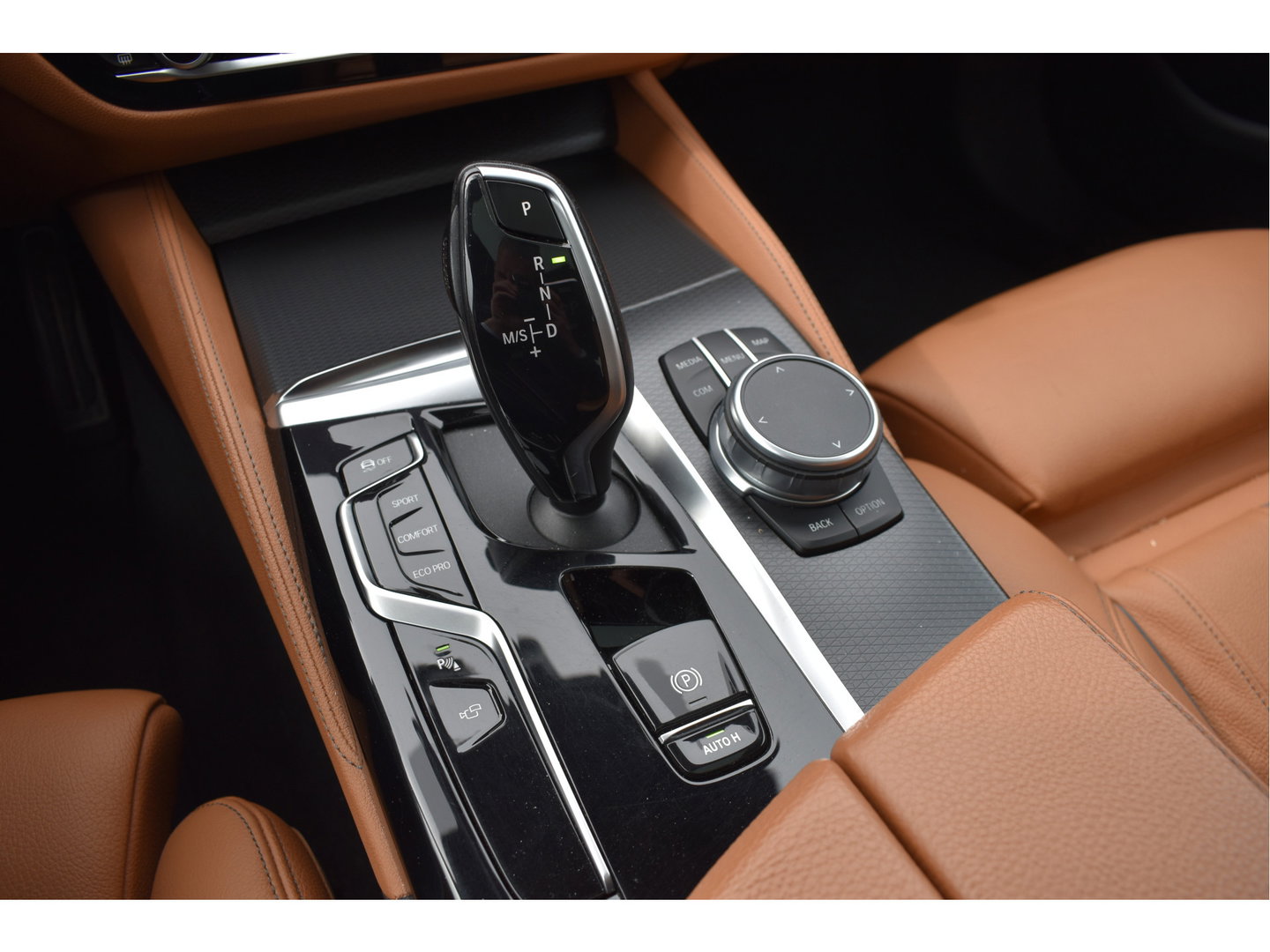 BMW 5 Serie 530i High Executive M-Sport Plus 252 pk benzine | NL-Auto | HUD | Trekhaak | Harman/Kardon | 360 gr.camera | Laserlight | Open dak