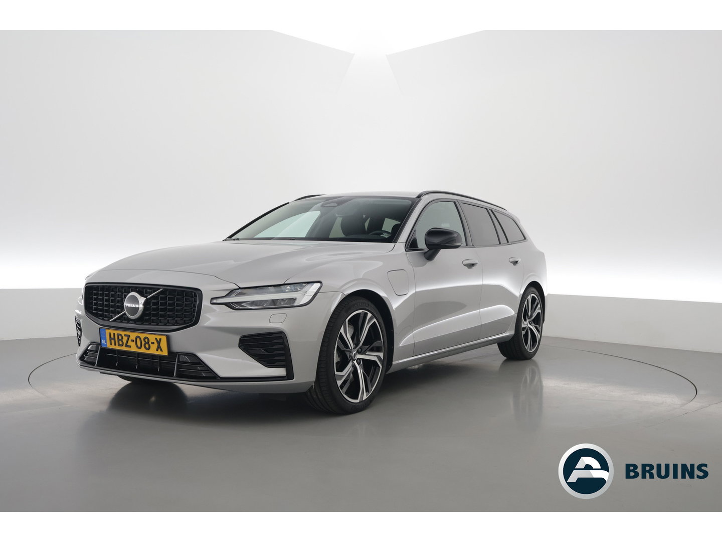 Volvo V60 2.0 T6 Plug-in hybrid AWD Plus Dark | ACC | Blis | H&K Audio | Stoel 4 & Stuur verwarming | memory | 19" |