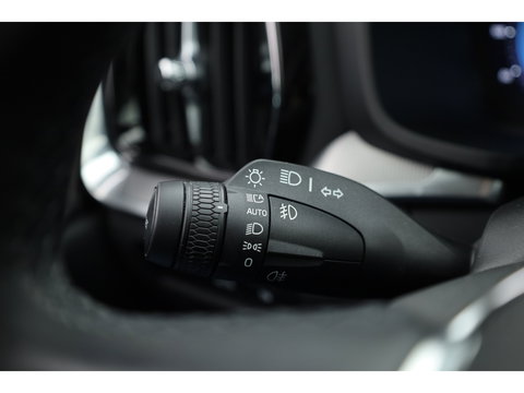 Volvo V60 2.0 T6 Plug-in hybrid AWD Plus Dark | ACC | Blis | H&K Audio | Stoel 4 & Stuur verwarming | memory | 19" |