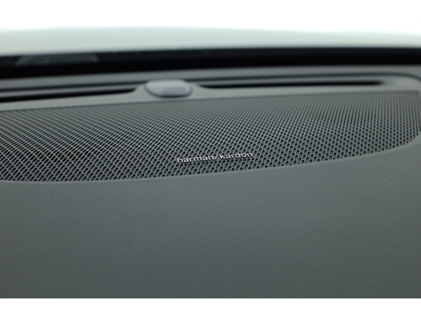 Volvo V60 2.0 T6 Plug-in hybrid AWD Plus Dark | ACC | Blis | H&K Audio | Stoel 4 & Stuur verwarming | memory | 19" |