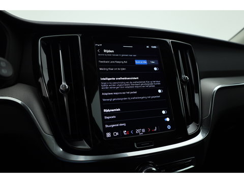 Volvo V60 2.0 T6 Plug-in hybrid AWD Plus Dark | ACC | Blis | H&K Audio | Stoel 4 & Stuur verwarming | memory | 19" |