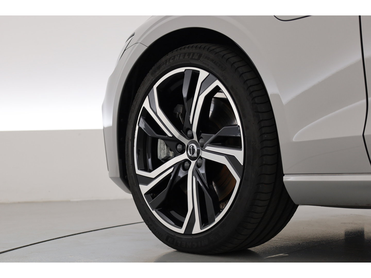 Volvo V60 2.0 T6 Plug-in hybrid AWD Plus Dark | ACC | Blis | H&K Audio | Stoel 4 & Stuur verwarming | memory | 19" |